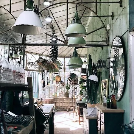 Pause En Provence Au Village Des Antiquaires De La Gare * L'Isle-sur-la-Sorgue